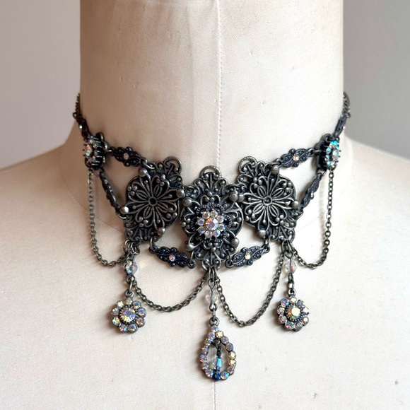 Jewelry - Vintage Style Victorian Matte Silver Tone Choker - Floral Filigree Rhinestones